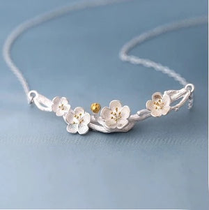flowers on a branch necklace (925)